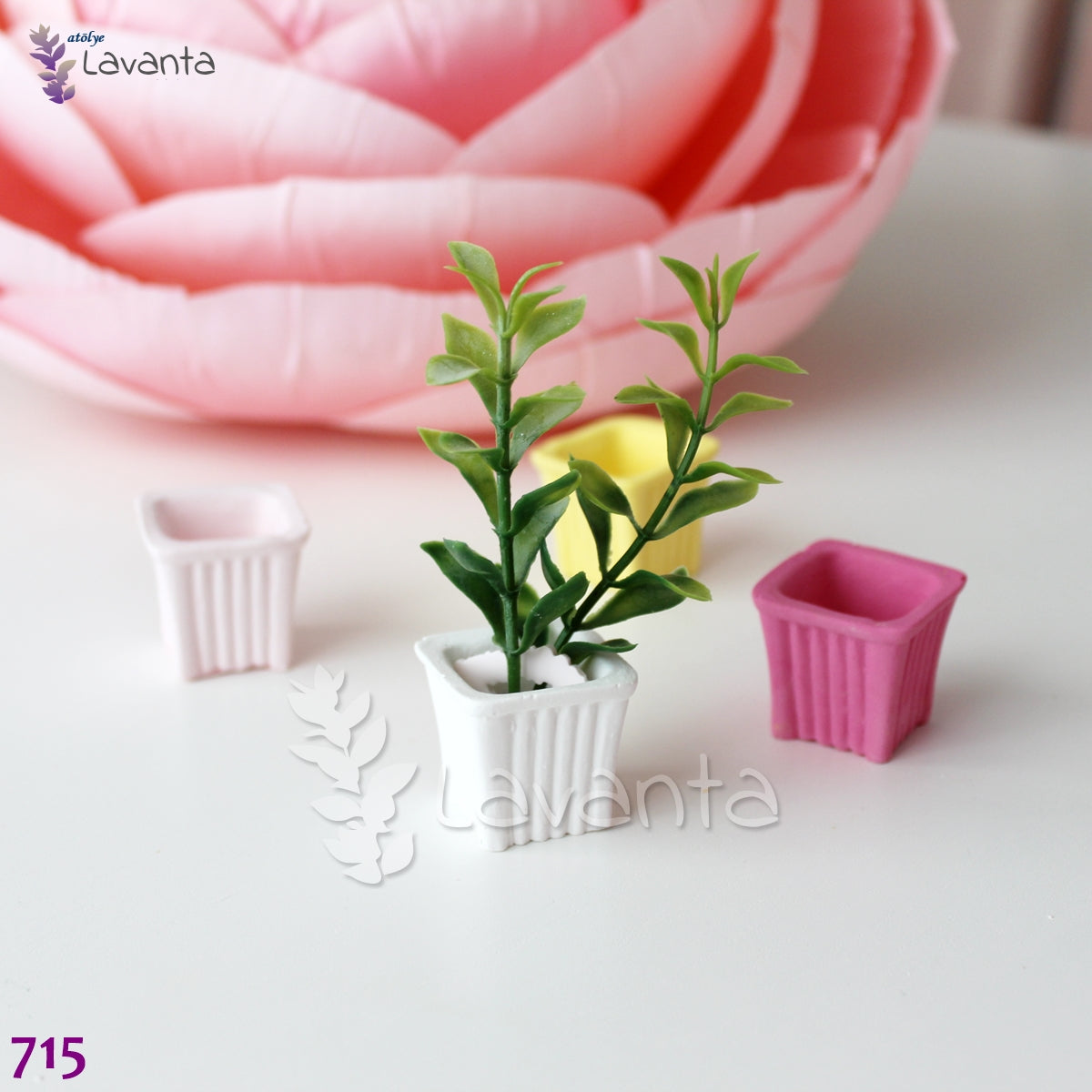 Minik Kare Çizgili Saksı Silikon Kalıbı