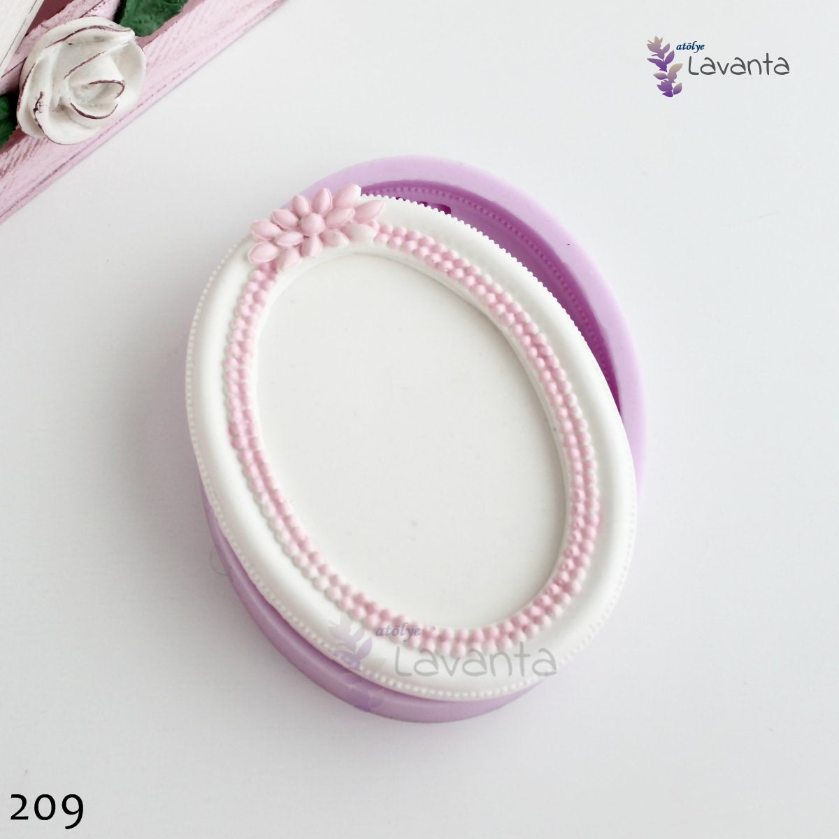 Papatya Detaylı Oval Çerçeve Silikon Kalıbı