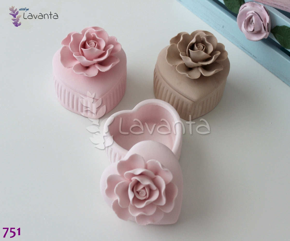 Kalp Üzeri Güllü Mücevher Kutusu Silikon Kalıbı